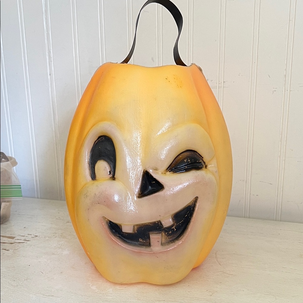 Vintage Bayshore Winking Halloween Blow Mold Candy bucket 9.5” x 7.5”